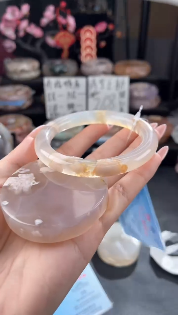 【闪购商品】石英质玉手镯未镶嵌60