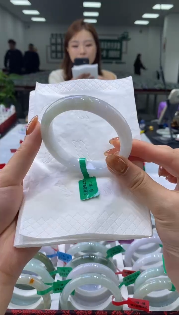 未镶嵌手镯翡翠0004546