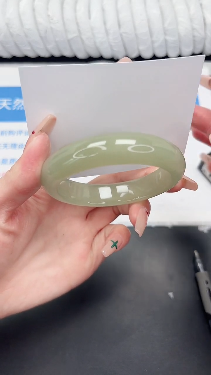 未镶嵌手镯石英质玉122-59.DK