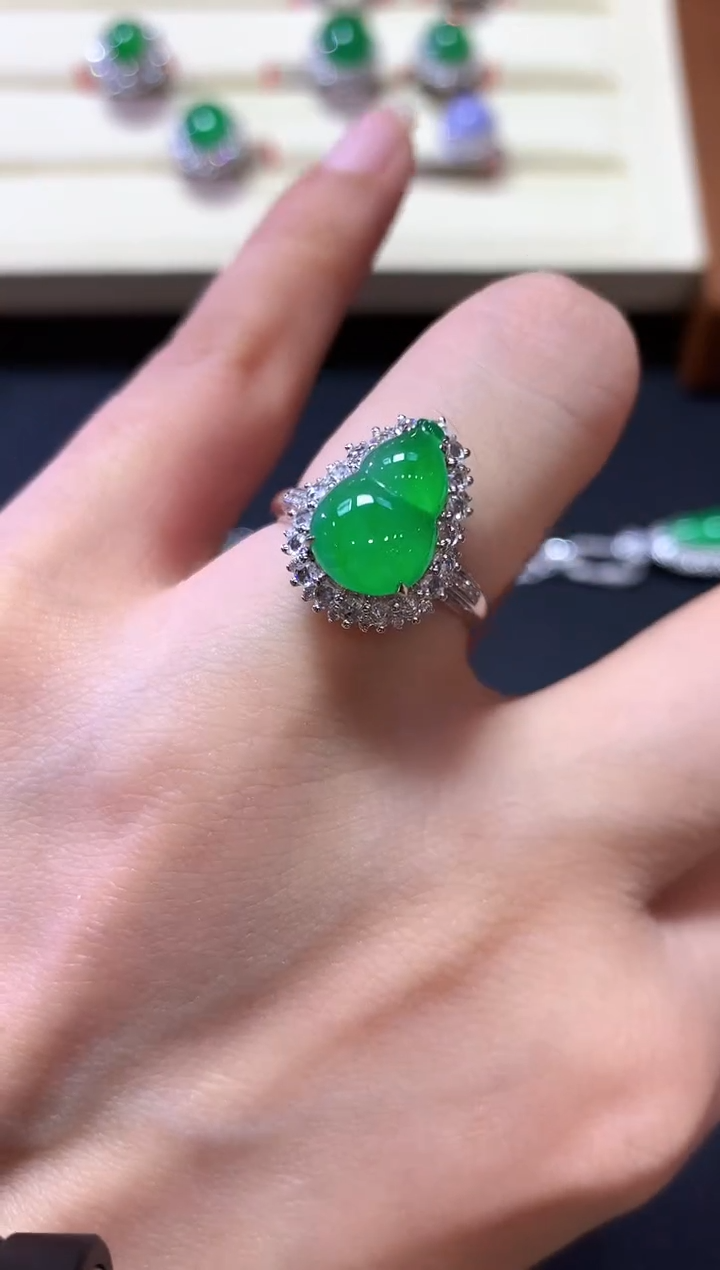 翡翠戒指18K金镶嵌b209春日珠宝