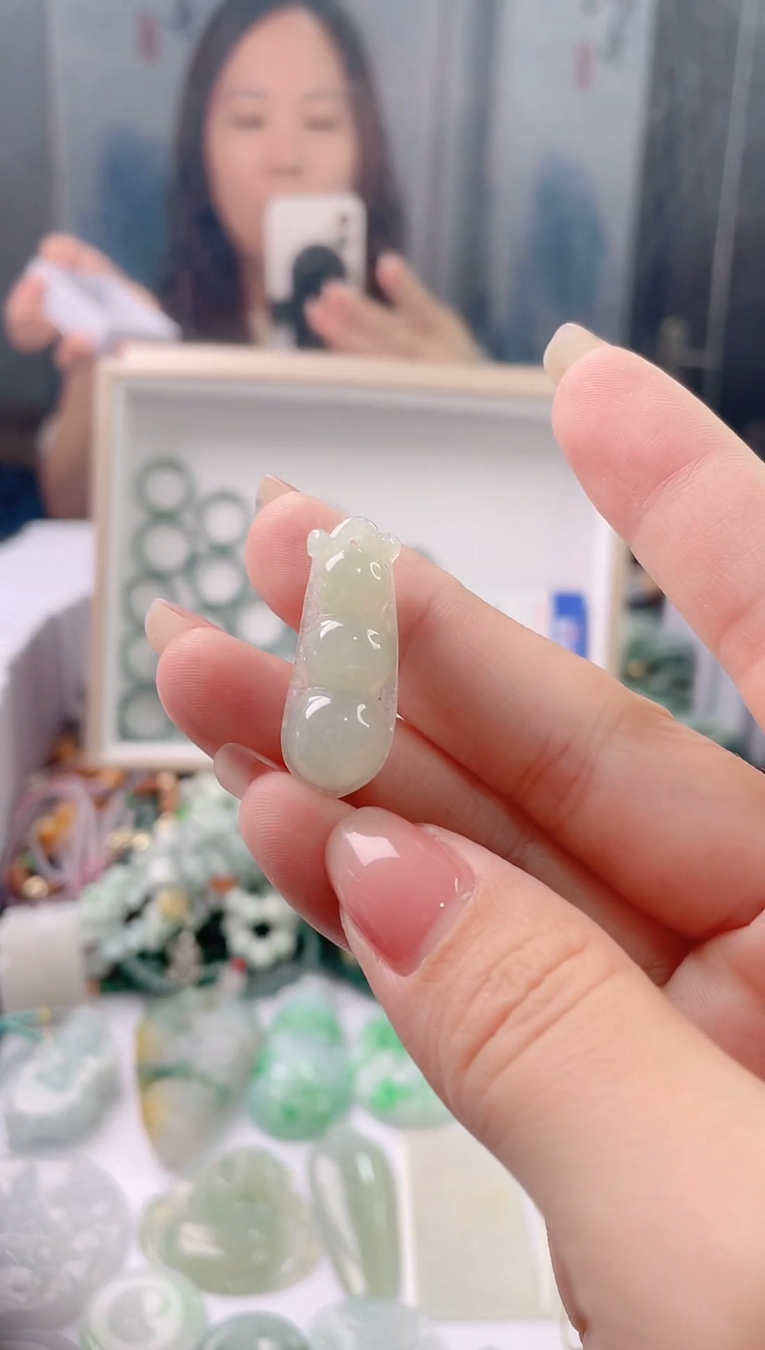 翡翠未镶嵌吊坠(赠链)福豆