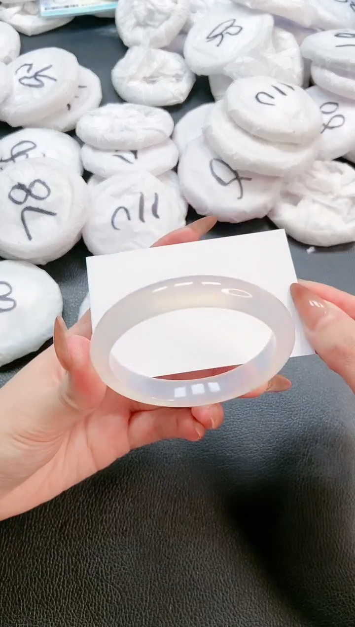 【闪购商品】石英质玉手镯未镶嵌 15L230-58