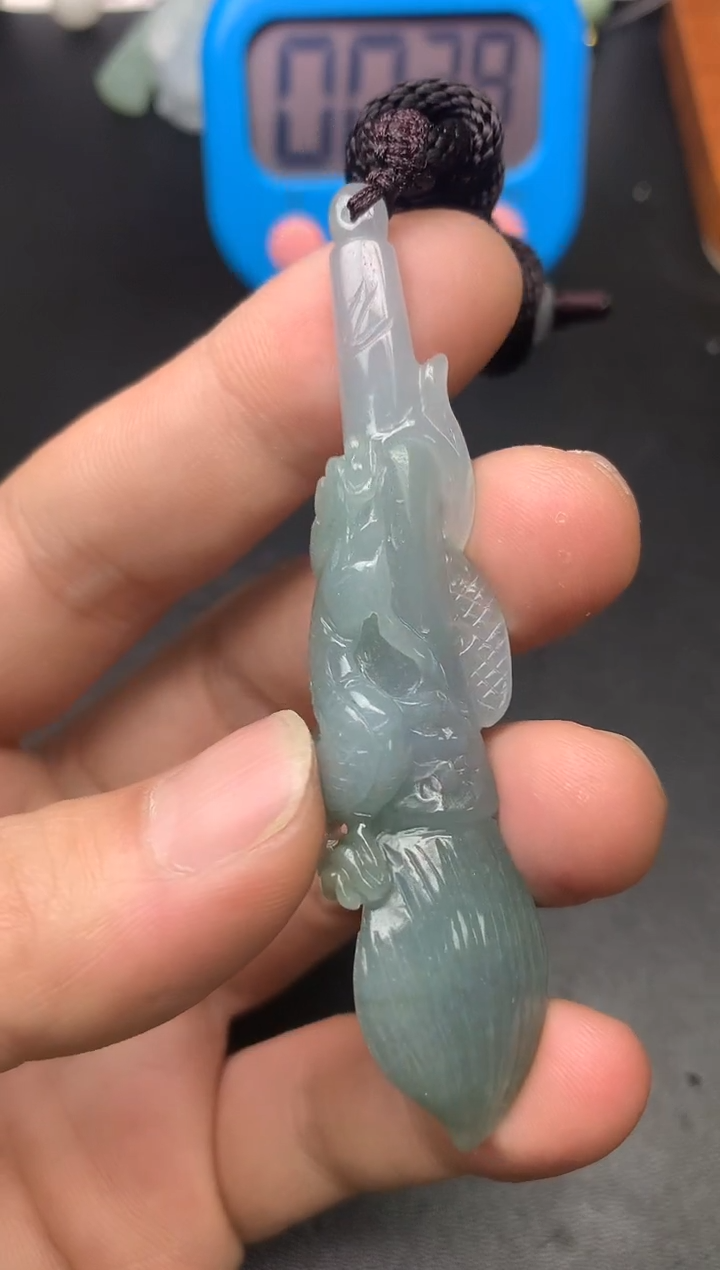 颈饰未镶嵌翡翠C****.笔
