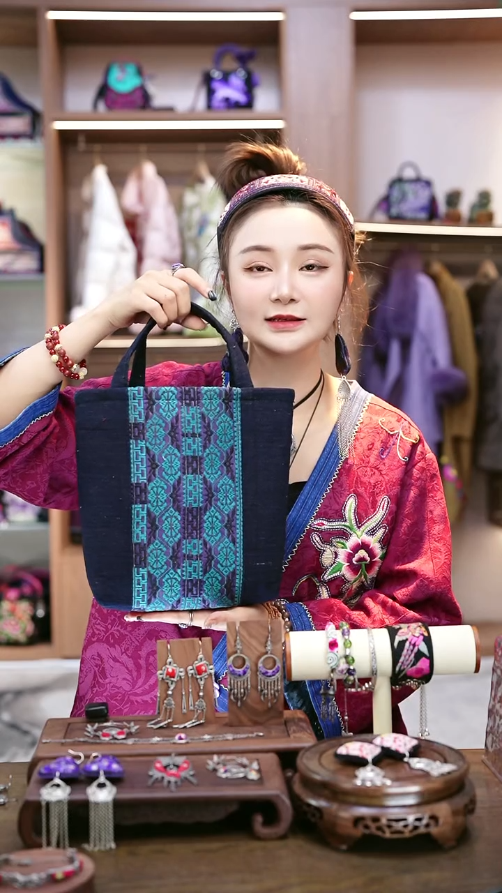 织绣L655黔东南苗族刺绣