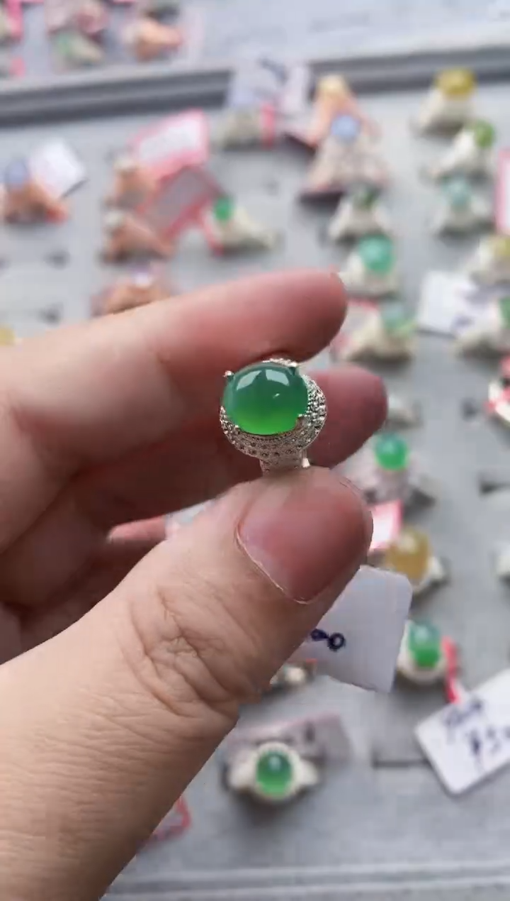 翡翠未镶嵌戒指1515----2-10