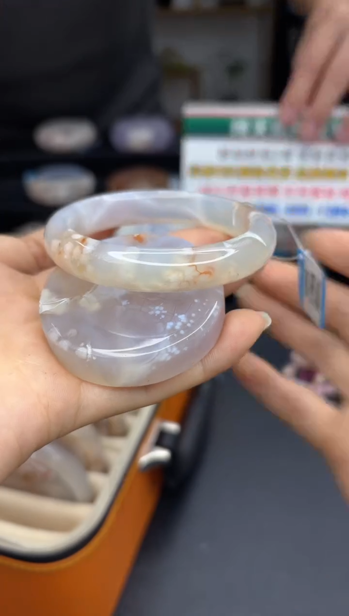 【闪购商品】石英质玉手镯未镶嵌A383(53圈赠送镯心)