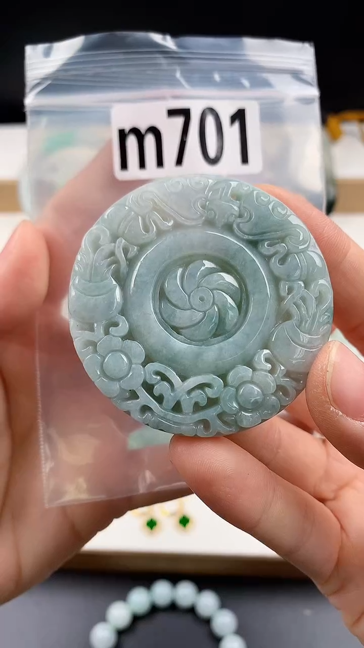颈饰未镶嵌翡翠天然翡翠吊坠挂件