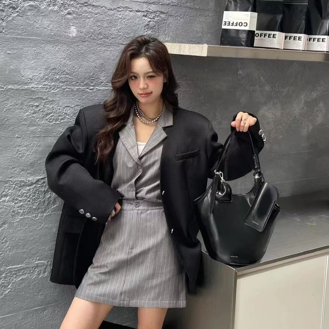 2025春夏小众托特单肩包简约气质网红时尚休闲百搭黑色韩版经典