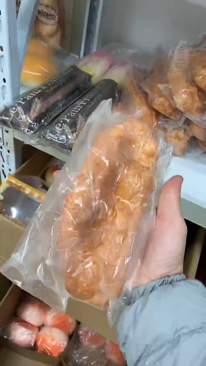 超大核桃马里奥面包，手感超好，有变形。默认瑕疵无售后