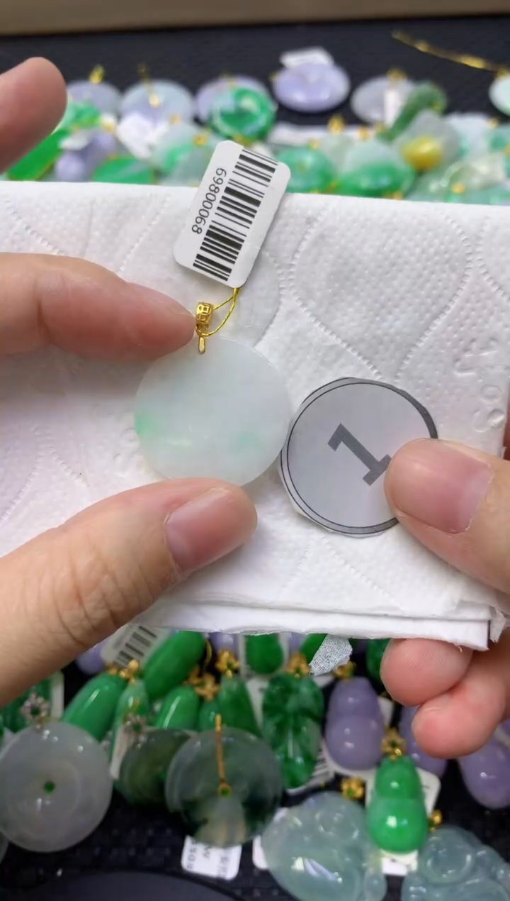 颈饰未镶嵌翡翠天然缅甸翡翠A货