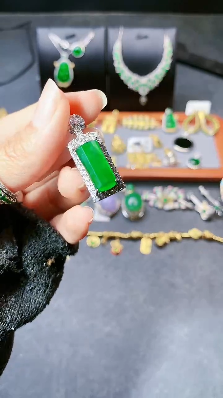 【闪购商品】翡翠颈饰银S925镶嵌吊坠