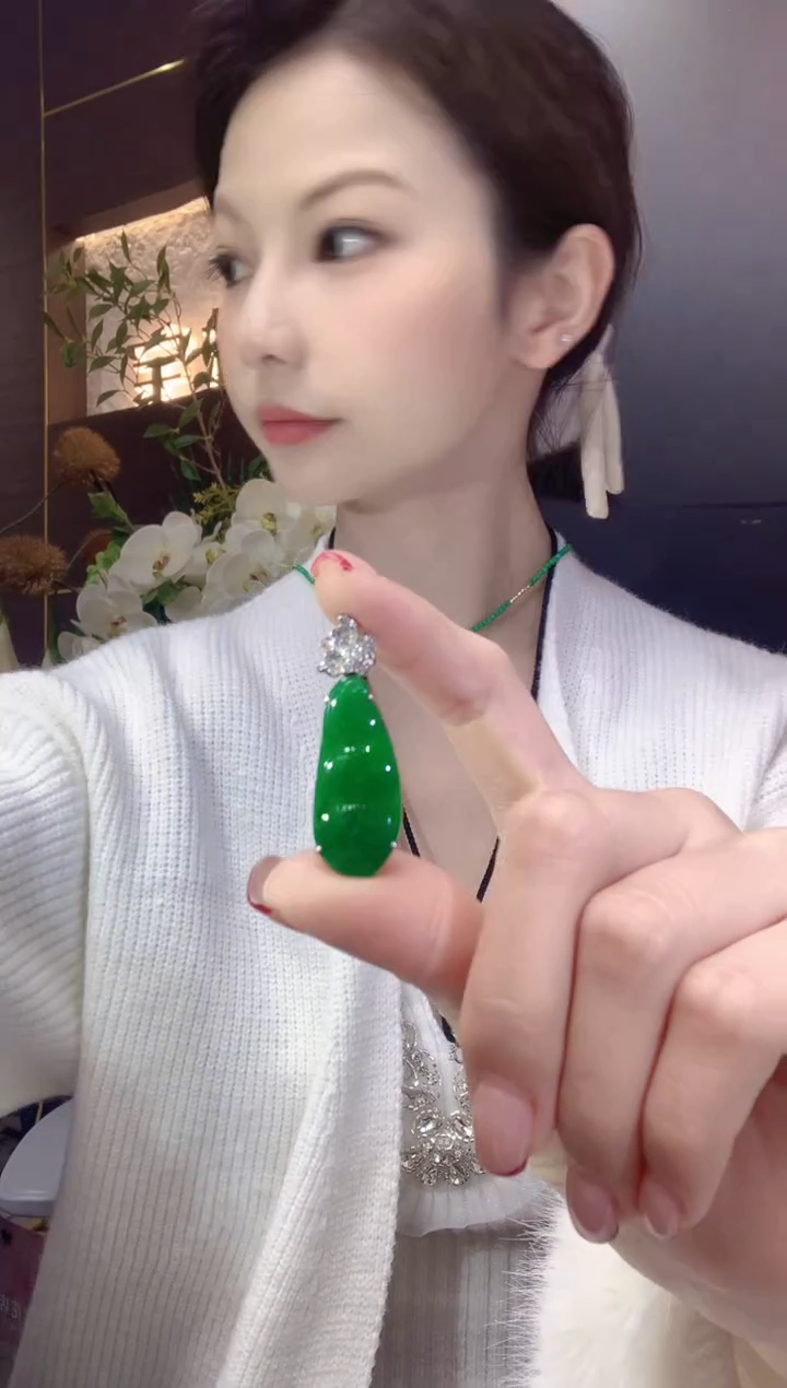 吊坠(不含链)18K金镶嵌翡翠C67