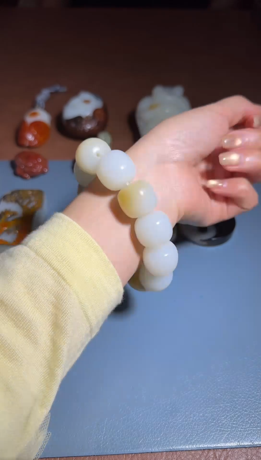 未镶嵌和田玉把件云****理和田玉