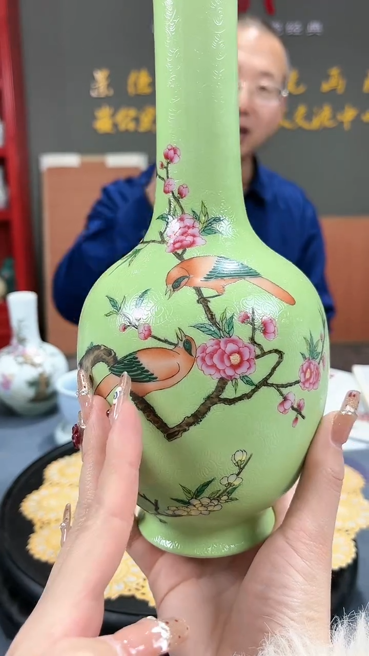 【闪购商品】官窑瓷画院642官窑瓷画院扒花花鸟赏瓶