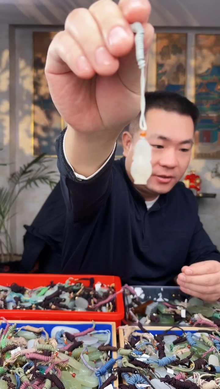 【闪购商品】和田玉挂件未镶嵌拍一发一