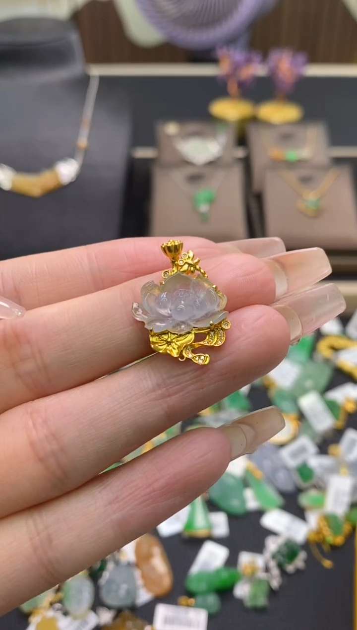 【闪购商品】翡翠颈饰18K金镶嵌净货18510