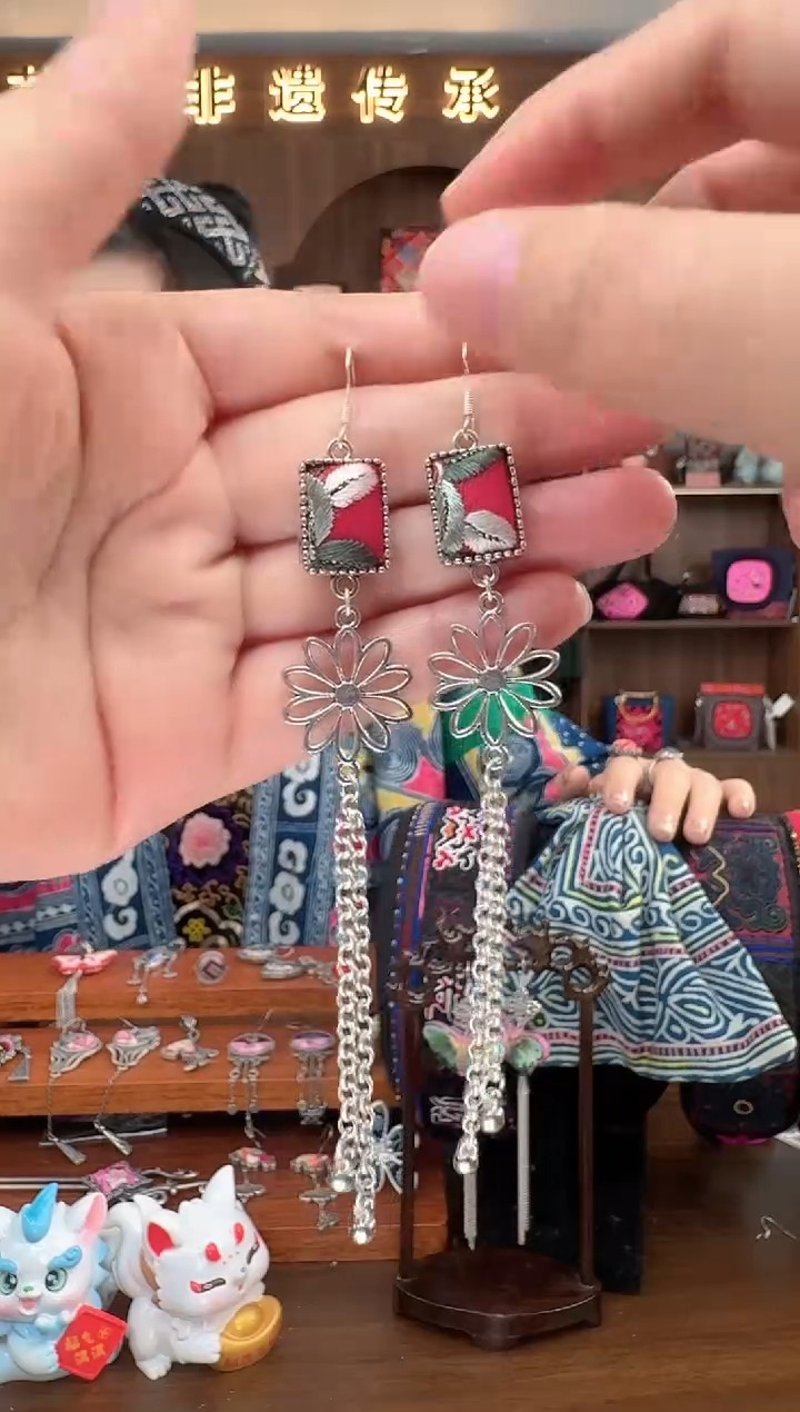 【闪购商品】织绣扶光苗绣传承150