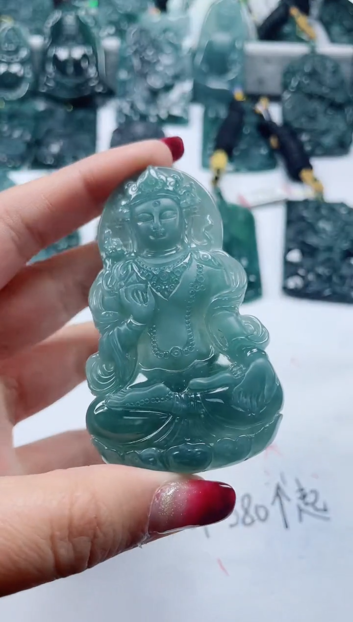 【闪购商品】翡翠颈饰未镶嵌