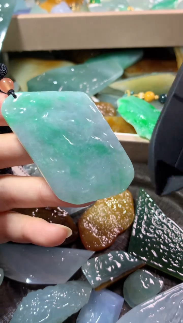 翡翠未镶嵌吊坠(不含链)吊坠