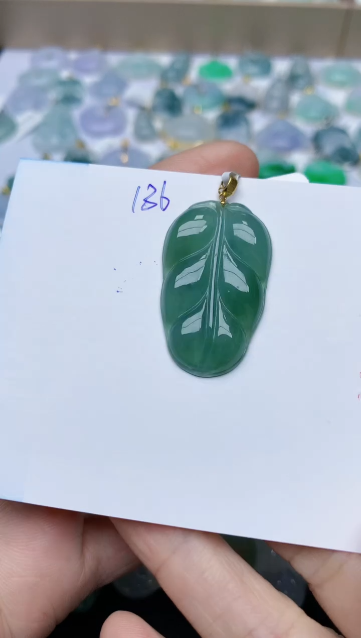 【闪购商品】翡翠颈饰18K金镶嵌天然翡翠A货    136