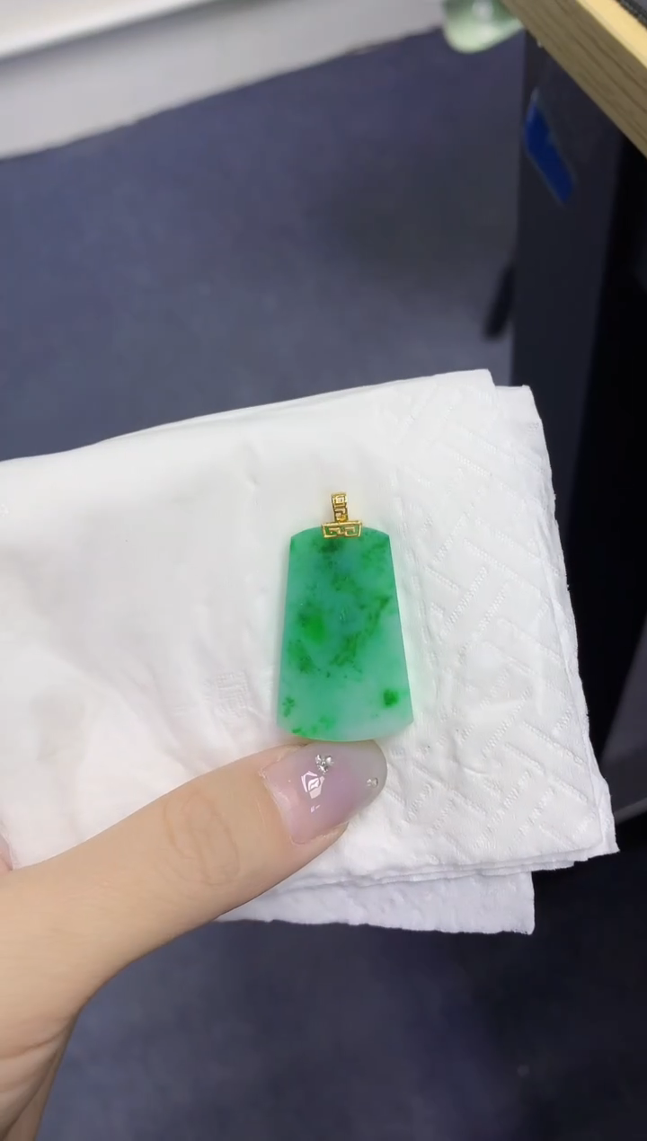 颈饰18K金镶嵌翡翠天然缅甸翡翠A货百元以上9元证书费自理