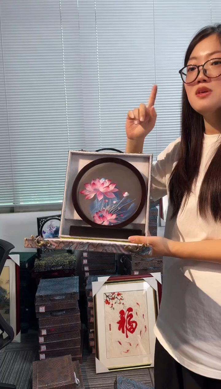 织绣观尘礼苏绣团扇艺术馆