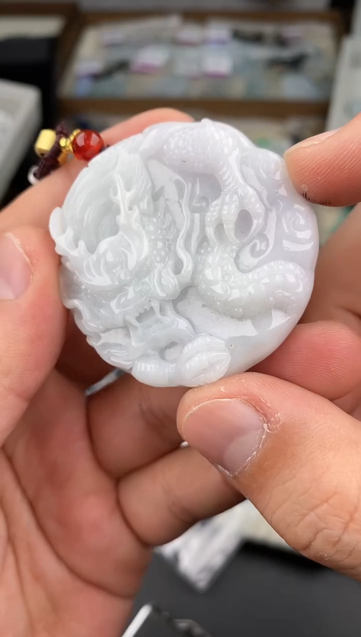 【闪购商品】翡翠颈饰未镶嵌  天然翡翠，一物一图