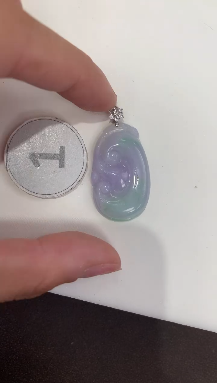 颈饰18K金镶嵌翡翠天然缅甸a货翡翠