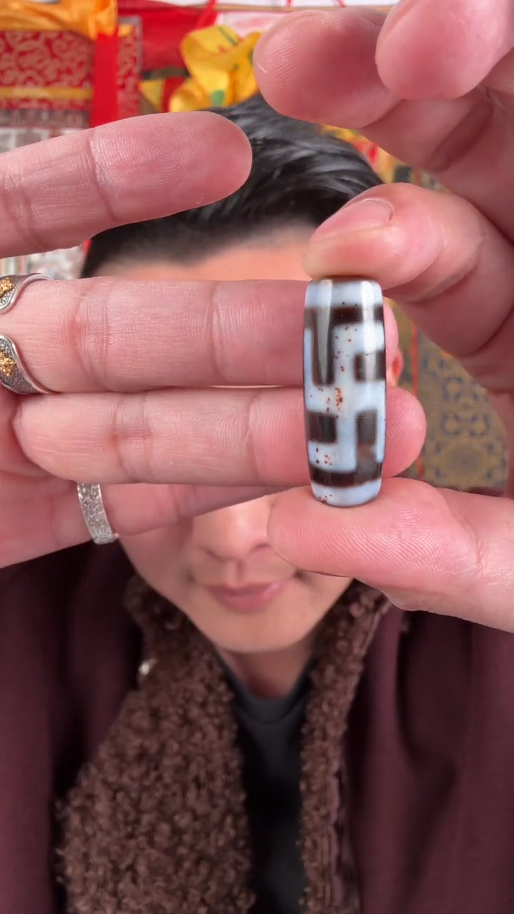 藏地次仁一眼万字