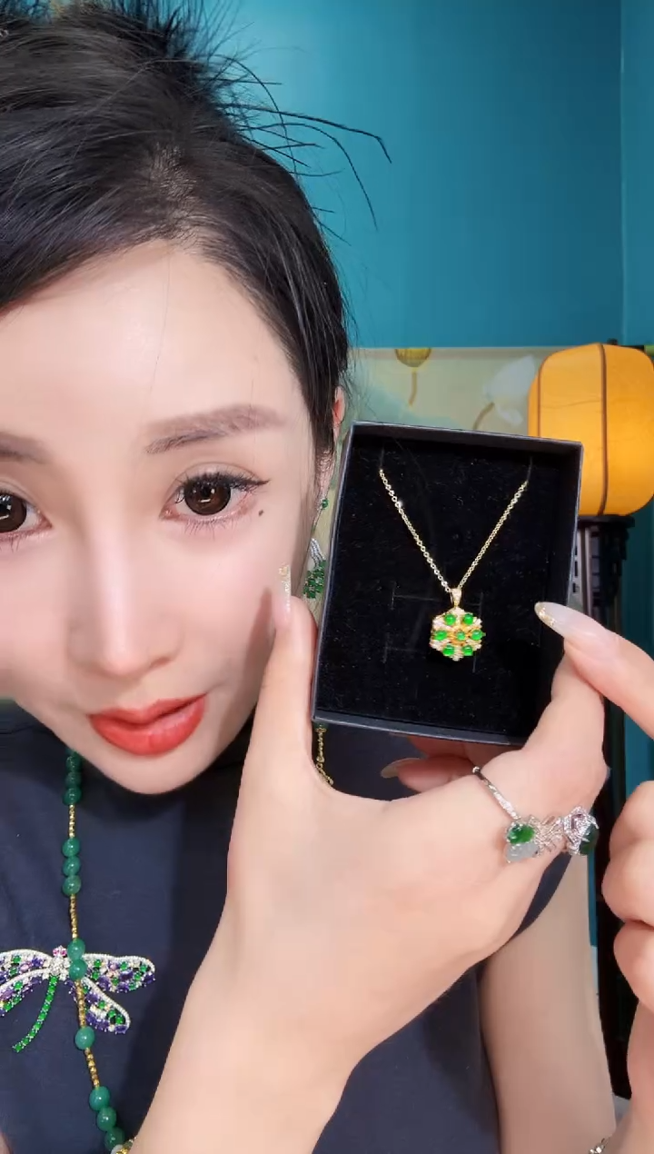 翡翠未镶嵌颈饰吊坠（不含链）