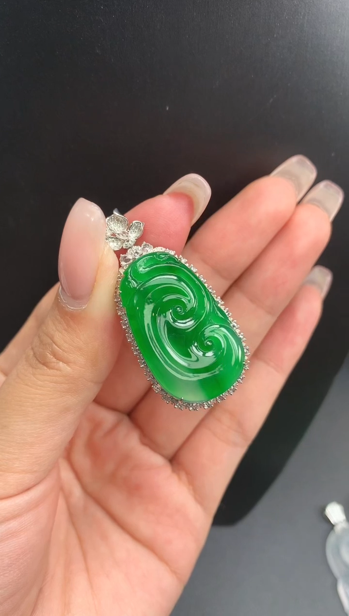 【闪购商品】翡翠颈饰18K金镶嵌如意1540