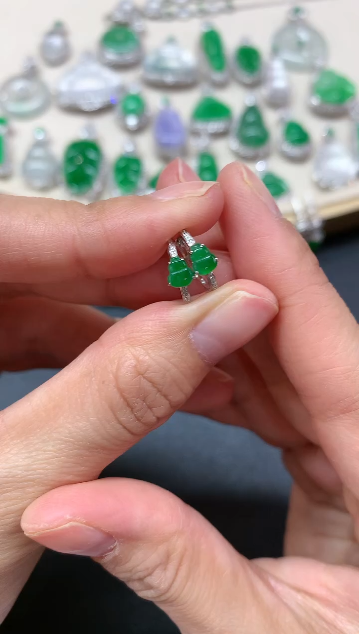 【闪购商品】翡翠耳饰18K金镶嵌A7|1800
