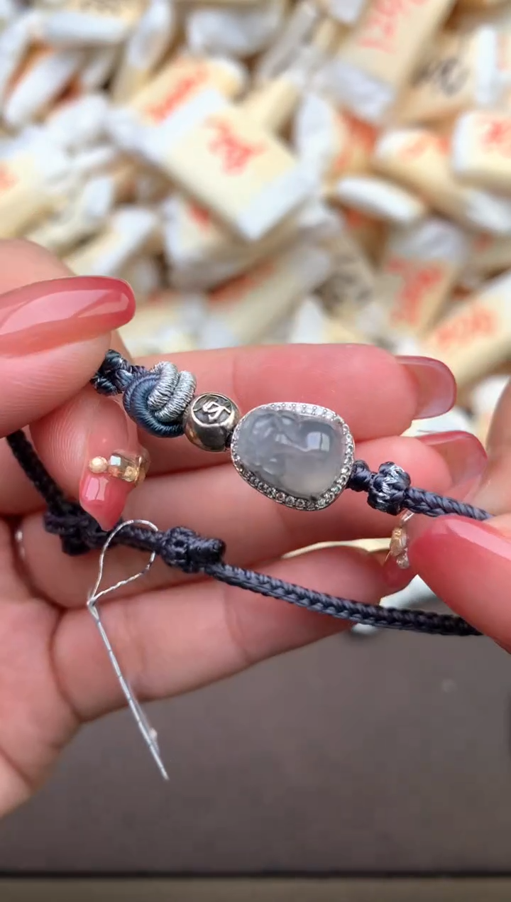 未镶嵌翡翠手绳—