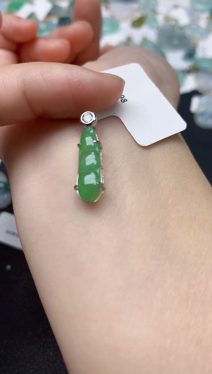 颈饰未镶嵌翡翠天然缅甸A货翡翠