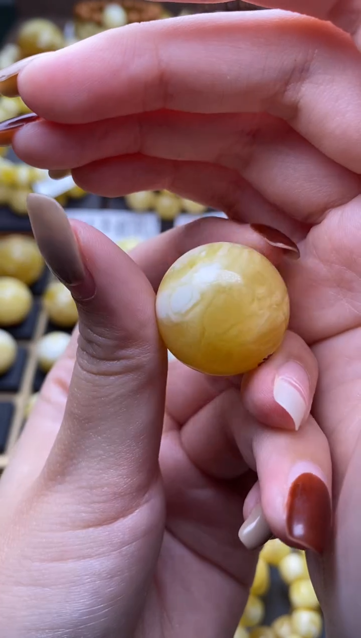 【闪购商品】琥珀裸石未镶嵌大小姐珠宝86