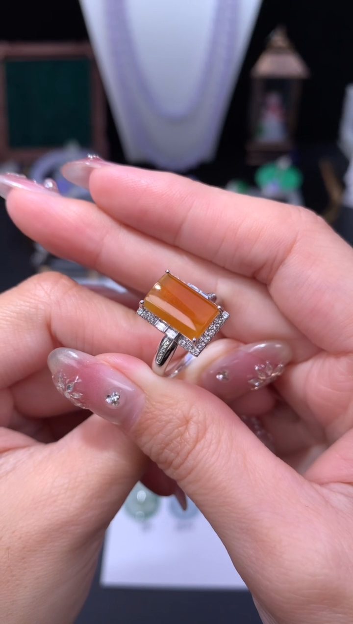 18K金镶嵌定制翡翠48小时鉴赏期 退货不扣服务费