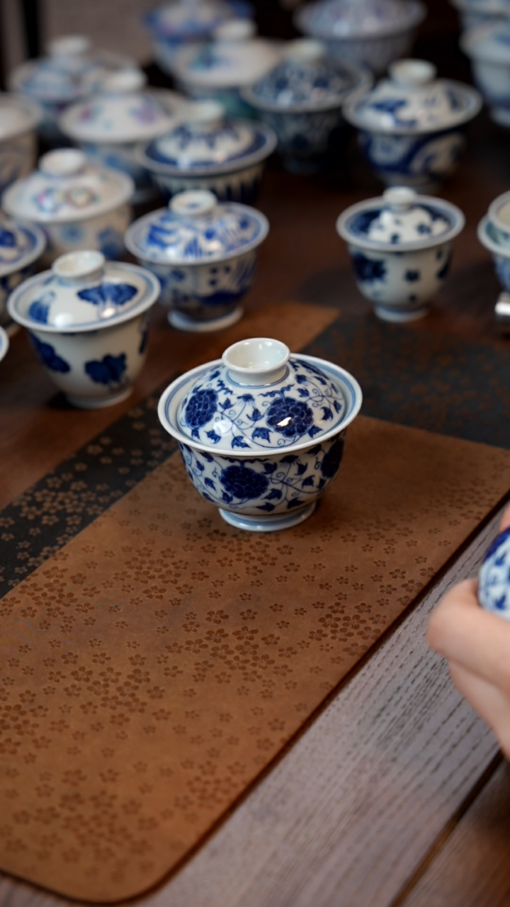 【闪购商品】130缠枝花卉盖碗111111111