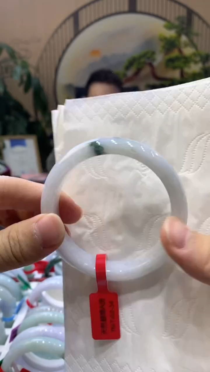 【闪购商品】翡翠手镯未镶嵌000005309