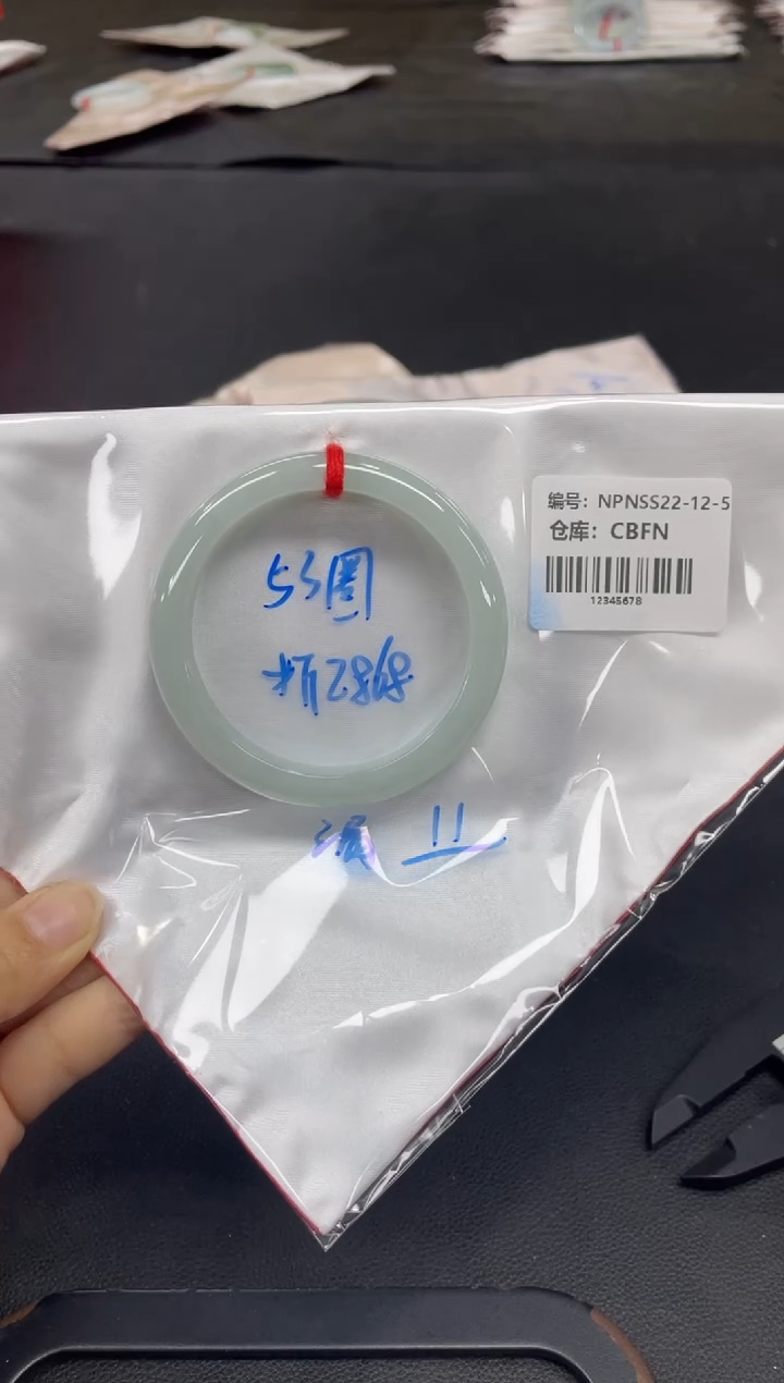 未镶嵌手镯翡翠翡翠手镯