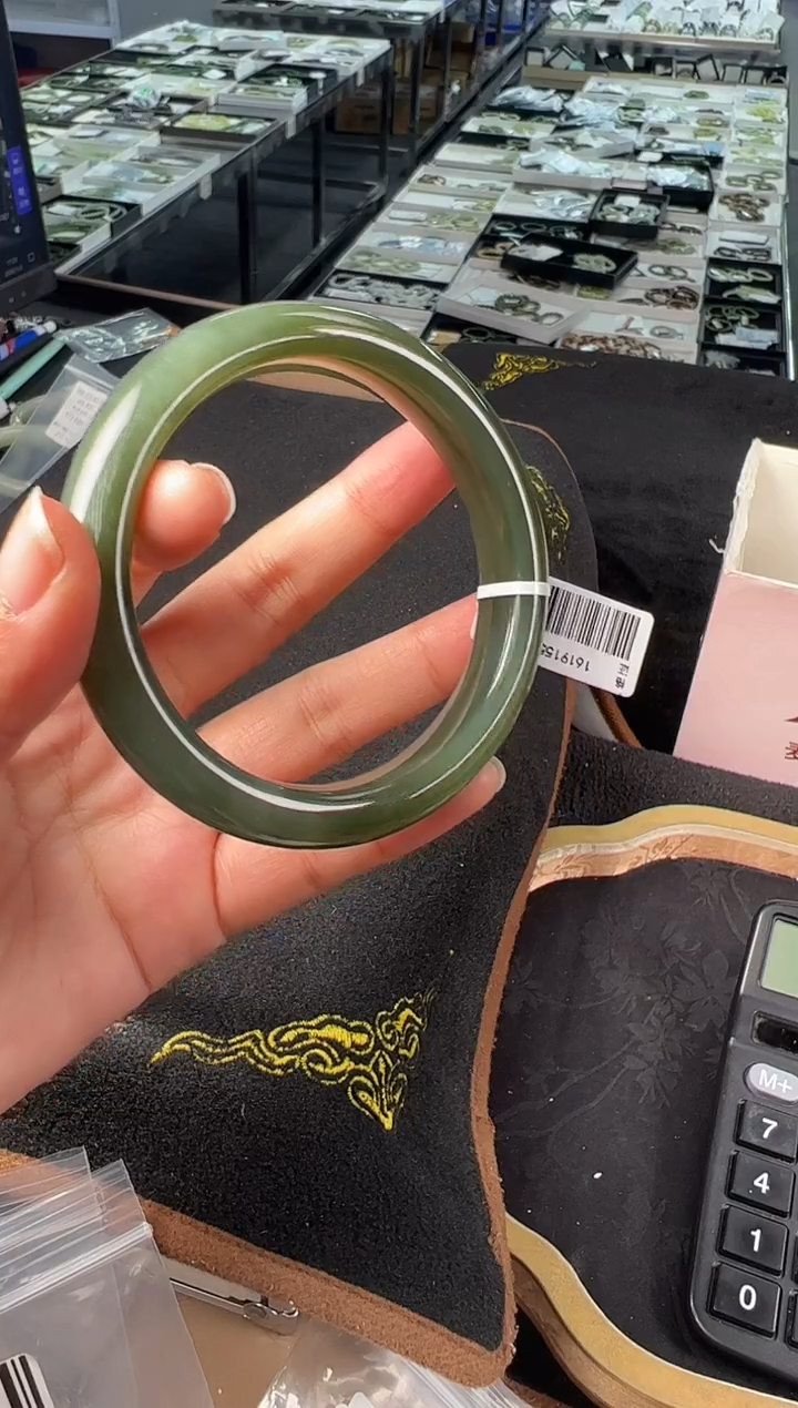 未镶嵌手镯和田玉麦子家族手镯61 KF-101