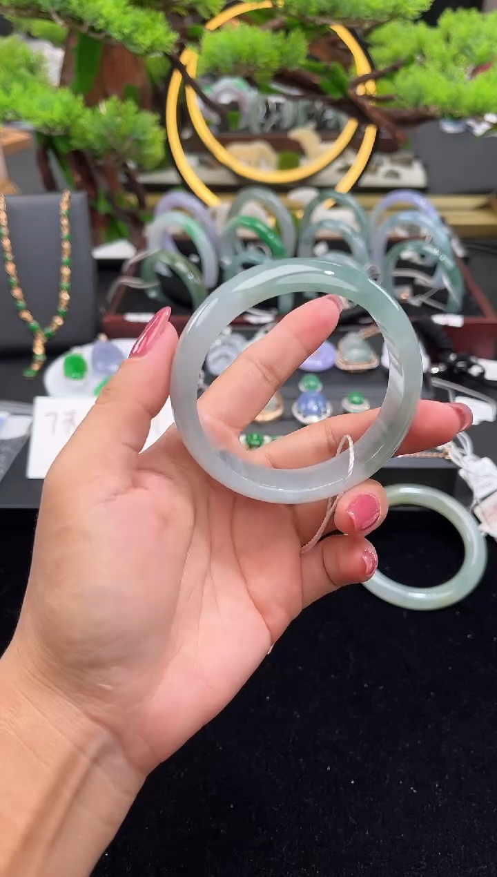 未镶嵌手镯翡翠手镯
