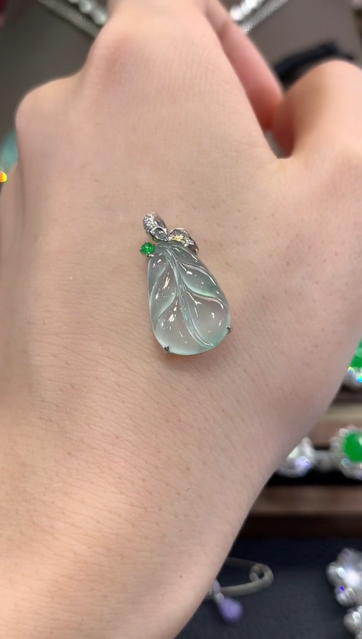 吊坠(不含链)18K金镶嵌翡翠夏日珠宝B89