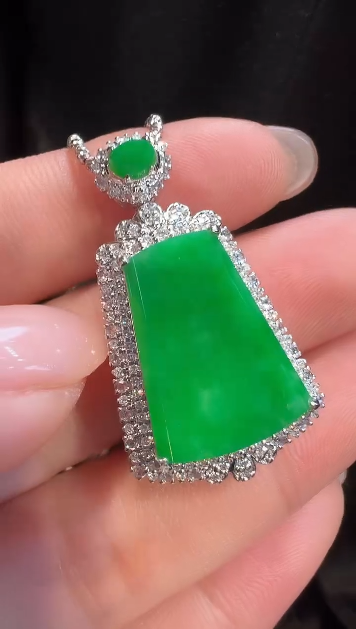 吊坠(不含链)18K金镶嵌翡翠AL6