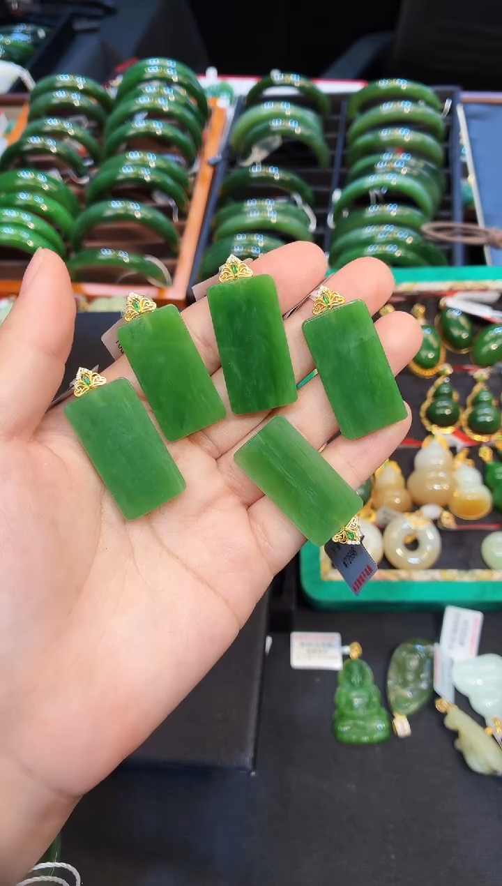 吊坠(赠链)银S925镶嵌和田玉多样性发一