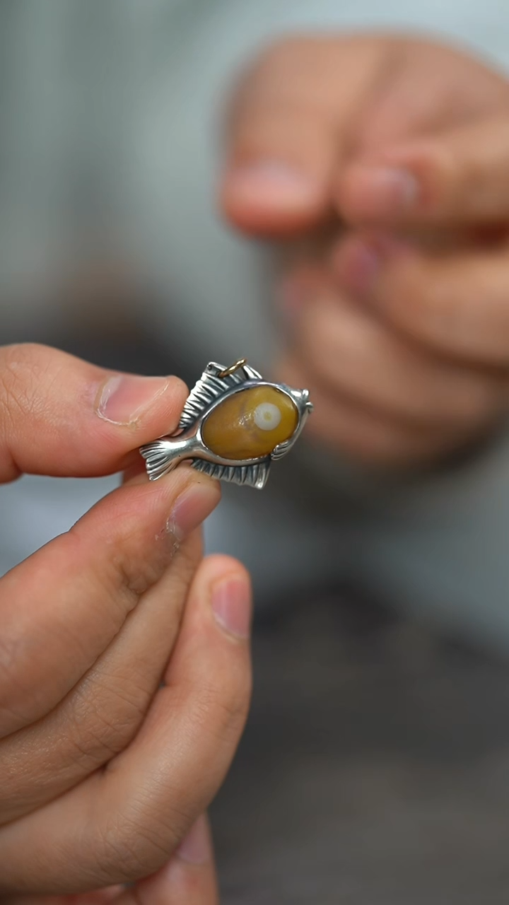 【闪购商品】玛瑙吊坠银S925镶嵌251号阿拉善设计款小鱼吊坠