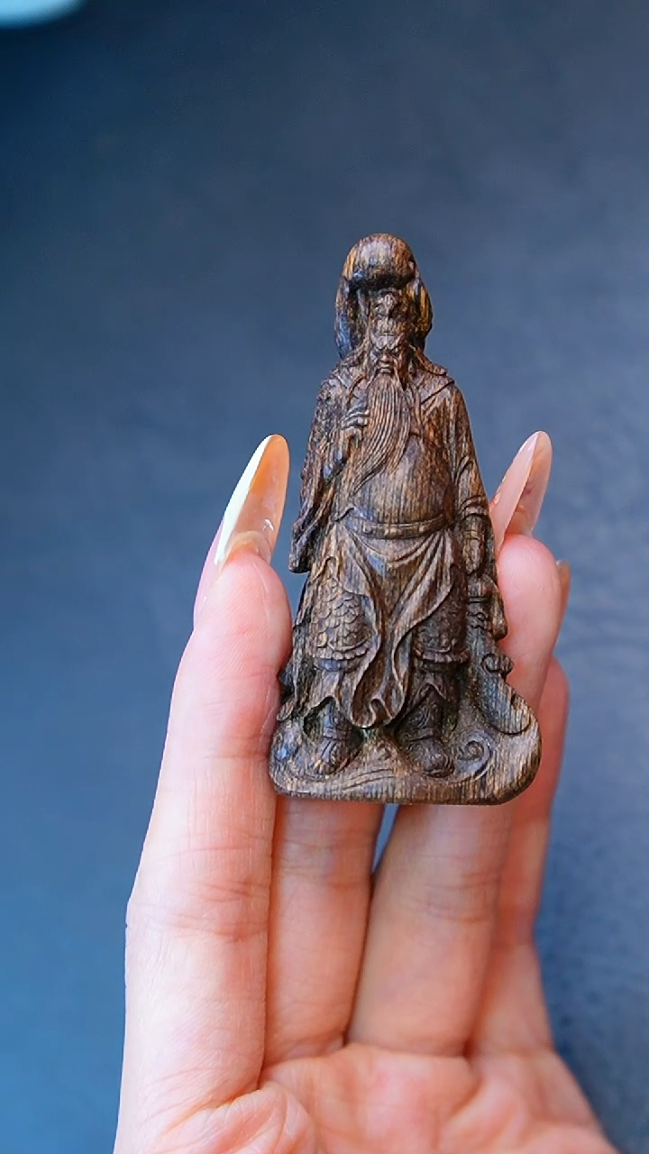 摆件沉香芽庄奇楠种关公武财神沉水摆件16.9克