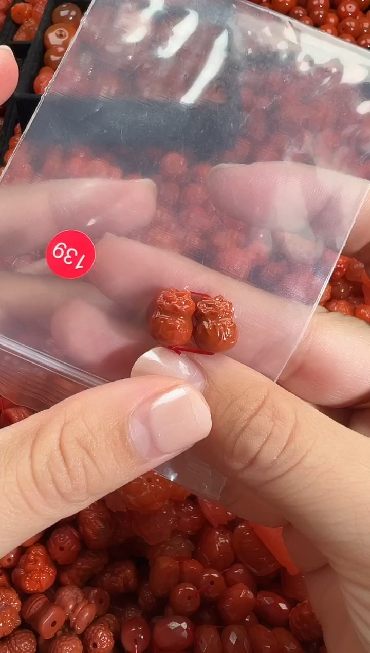 颈饰未镶嵌南红玛瑙1