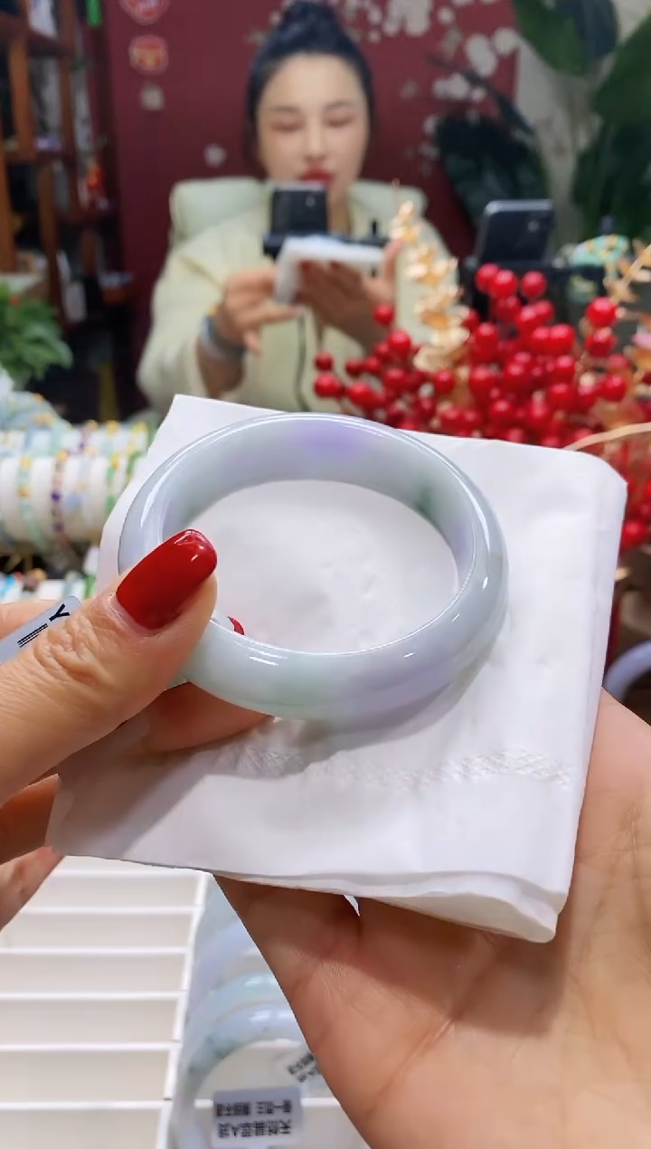 【闪购商品】翡翠手镯未镶嵌21春彩56.6/12.8*7.6