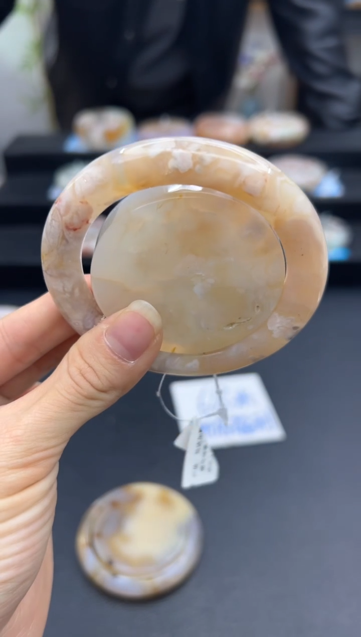 【闪购商品】石英质玉手镯未镶嵌A119(55圈赠送镯心)