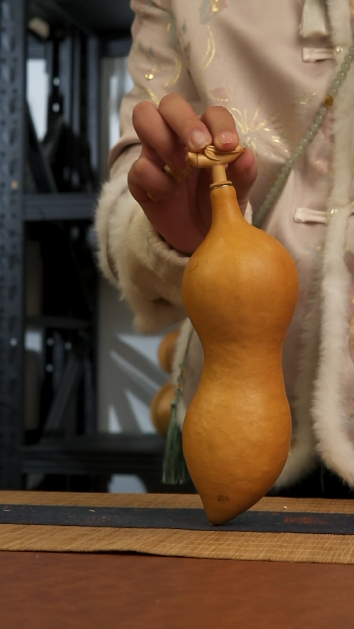 983号 天然热水酒葫芦 一物一拍（有瑕介意勿拍）